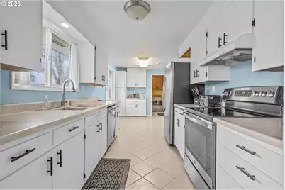 586 45th Pl NE, Salem, OR 97301 - Photo 11