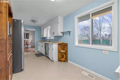 586 45th Pl NE, Salem, OR 97301 - Photo 15