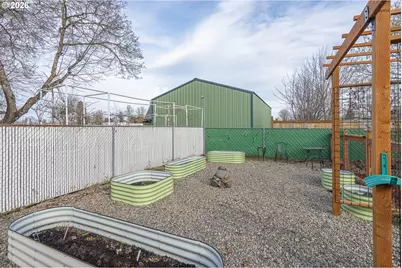 586 45th Pl NE, Salem, OR 97301 - Photo 35