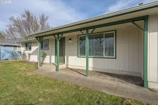 586 45th Pl NE, Salem, OR 97301 - Photo 3