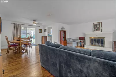 586 45th Pl NE, Salem, OR 97301 - Photo 9