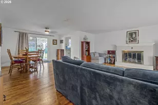 586 45th Pl NE, Salem, OR 97301 - Photo 9