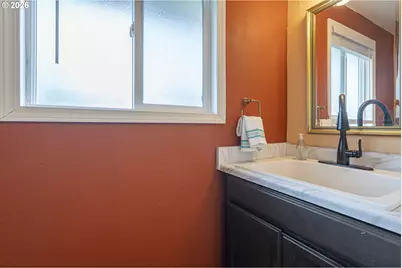 586 45th Pl NE, Salem, OR 97301 - Photo 29