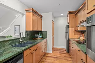 277 N Hayden Bay Dr, Portland, OR 97217 - Photo 9