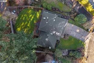 2925 SW Luradel Ln, Portland, OR 97219 - Photo 25