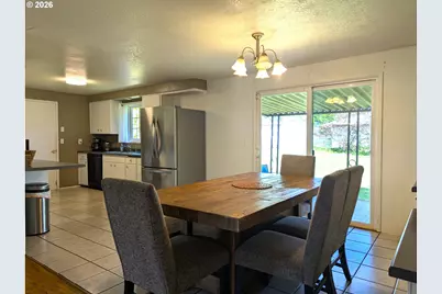 76501 Portal Dr, Oakridge, OR 97463 - Photo 9