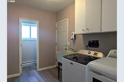 76501 Portal Dr, Oakridge, OR 97463 - Photo 23
