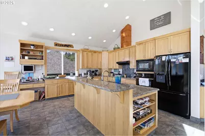 3440 NE 40th Ct, Neotsu, OR 97364 - Photo 7