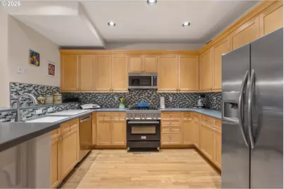 1027 NE Hancock St, Portland, OR 97212 - Photo 13