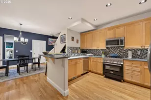 1027 NE Hancock St, Portland, OR 97212 - Photo 17