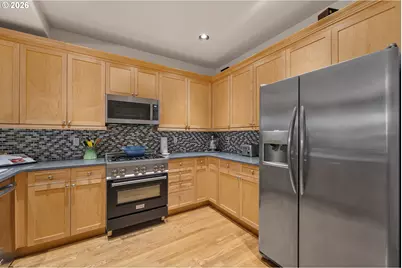1027 NE Hancock St, Portland, OR 97212 - Photo 15
