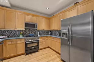 1027 NE Hancock St, Portland, OR 97212 - Photo 15