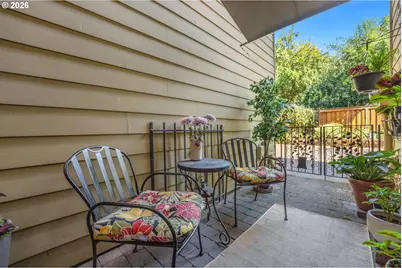 1027 NE Hancock St, Portland, OR 97212 - Photo 39