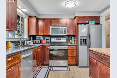 805 S King St, Seaside, OR 97138 - Photo 11