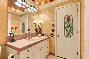 559 NE 167th Pl, Portland, OR 97230 - Photo 11