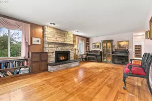 559 NE 167th Pl, Portland, OR 97230 - Photo 3