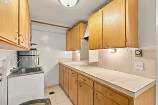 559 NE 167th Pl, Portland, OR 97230 - Photo 23