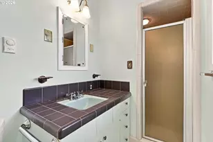559 NE 167th Pl, Portland, OR 97230 - Photo 9