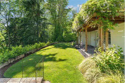 416 NW Hermosa Blvd, Portland, OR 97210 - Photo 37