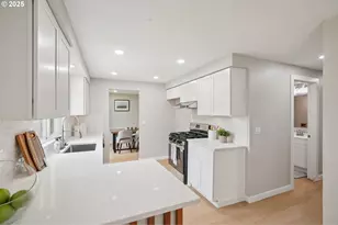 208 NE 106th St, Vancouver, WA 98685 - Photo 15