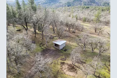 12594 McNeil Creek Rd, Eagle Point, OR 97524 - Photo 25