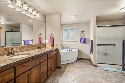 12594 McNeil Creek Rd, Eagle Point, OR 97524 - Photo 19