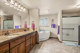 12594 McNeil Creek Rd, Eagle Point, OR 97524 - Photo 19