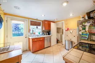 3781 Kincaid St, Eugene, OR 97405 - Photo 9