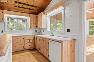 98629 Sitkum Ln, Myrtle Point, OR 97458 - Photo 15
