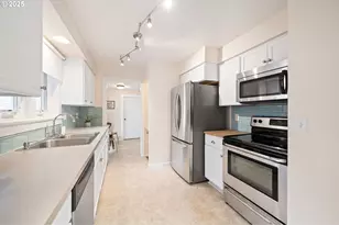 6815 N Smith St, Portland, OR 97203 - Photo 7