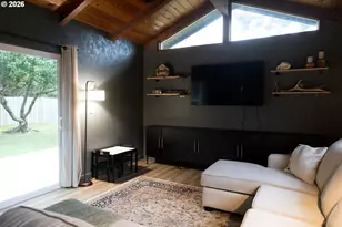 2040 20th St, Florence, OR 97439 - Photo 15