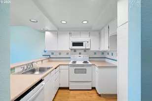 7920 NE Loowit Loop, Vancouver, WA 98662 - Photo 3