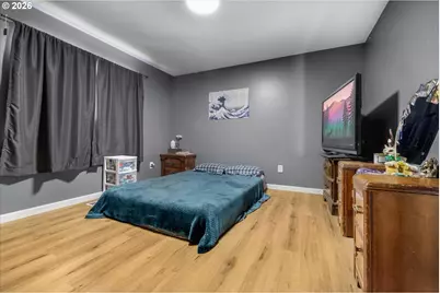 1585 NE 18th St, Gresham, OR 97030 - Photo 11