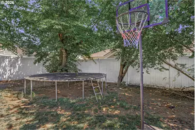 1585 NE 18th St, Gresham, OR 97030 - Photo 17