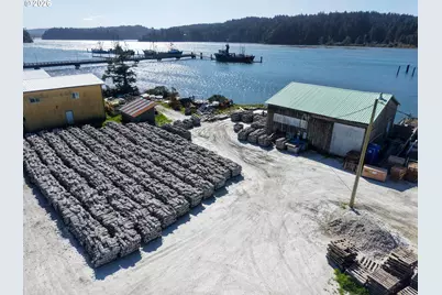 63234 Troller Rd, Coos Bay, OR 97420 - Photo 17