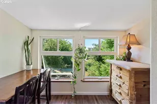 163 N Dean St, Coquille, OR 97423 - Photo 9