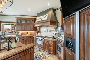 34160 SW Peaks View Dr, Hillsboro, OR 97123 - Photo 7