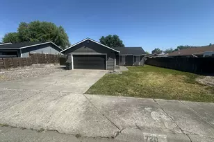 720 W Johns Ave, Hermiston, OR 97838 - Photo 1