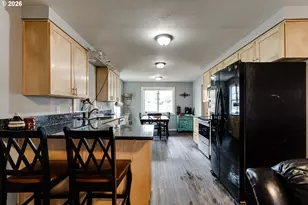 24970 Hunter Ave, Veneta, OR 97487 - Photo 7