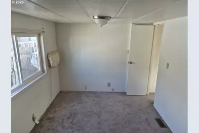 581 NE Alameda Ave #56, Roseburg, OR 97470 - Photo 9