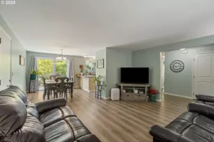 1870 Lakeview Dr, Sutherlin, OR 97479 - Photo 19