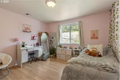 1870 Lakeview Dr, Sutherlin, OR 97479 - Photo 35