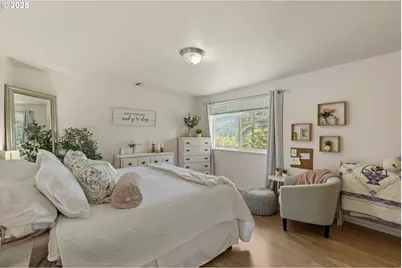 1870 Lakeview Dr, Sutherlin, OR 97479 - Photo 29