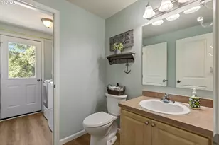 1870 Lakeview Dr, Sutherlin, OR 97479 - Photo 41