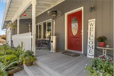 1870 Lakeview Dr, Sutherlin, OR 97479 - Photo 7