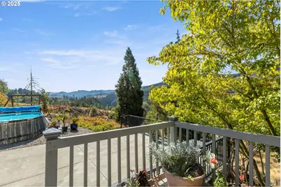 1870 Lakeview Dr, Sutherlin, OR 97479 - Photo 43
