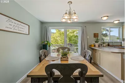 1870 Lakeview Dr, Sutherlin, OR 97479 - Photo 21