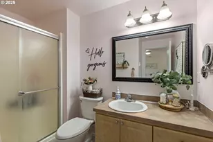 1870 Lakeview Dr, Sutherlin, OR 97479 - Photo 31