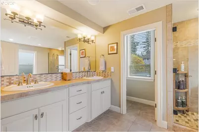 10279 SW Sitka Ct, Tualatin, OR 97062 - Photo 13