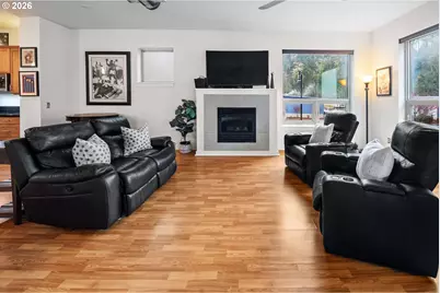 3990 Abbey Ln #201B, Astoria, OR 97103 - Photo 11